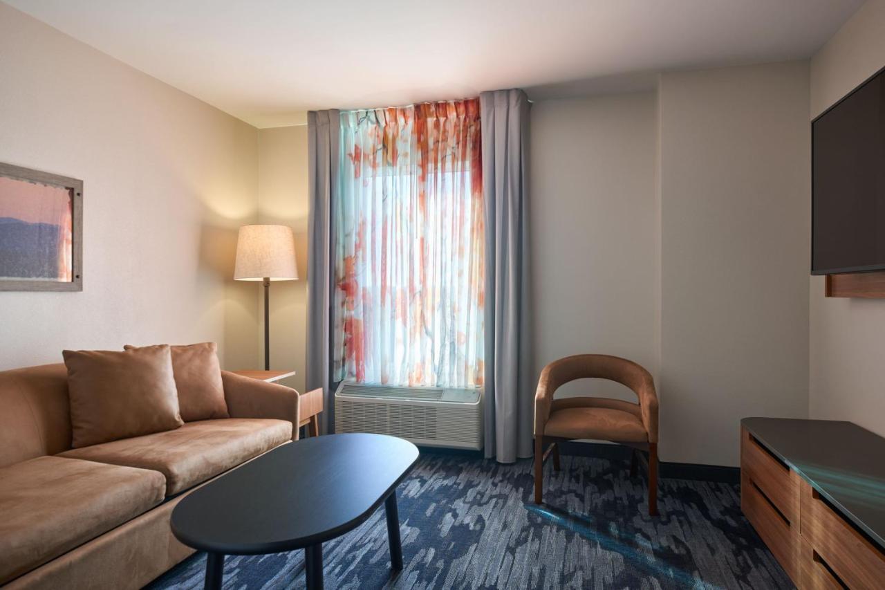 Fairfield Inn And Suites By Marriott Winchester Exterior photo