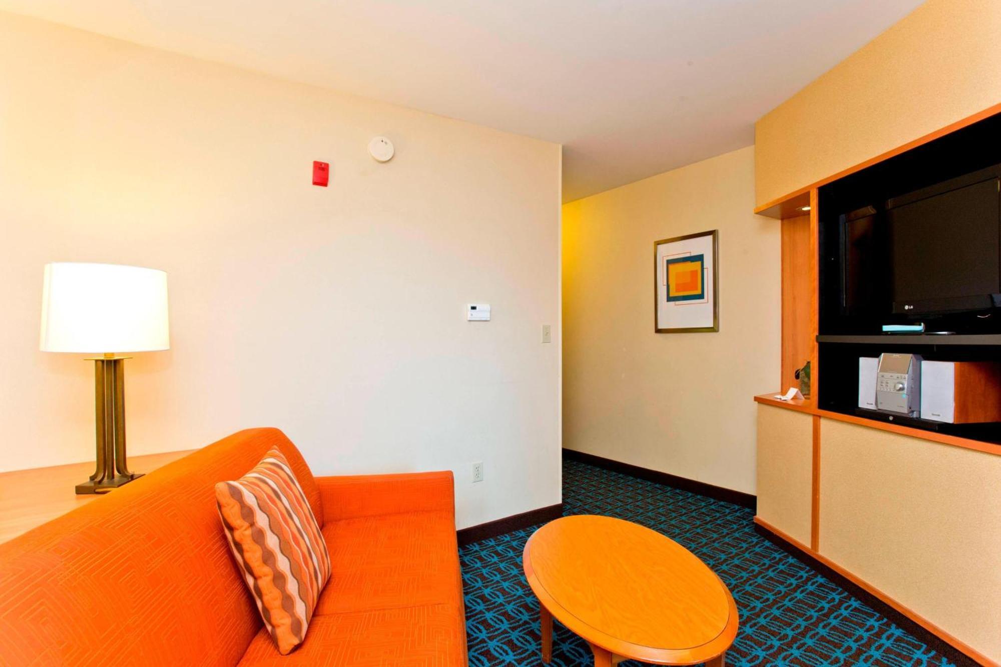 Fairfield Inn And Suites By Marriott Winchester Exterior photo