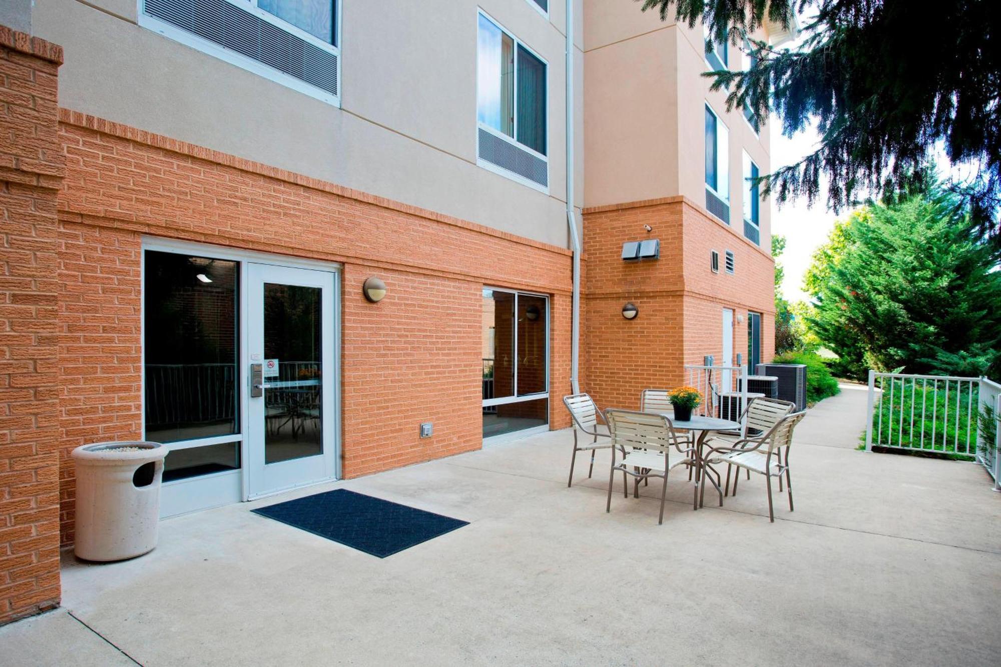 Fairfield Inn And Suites By Marriott Winchester Exterior photo