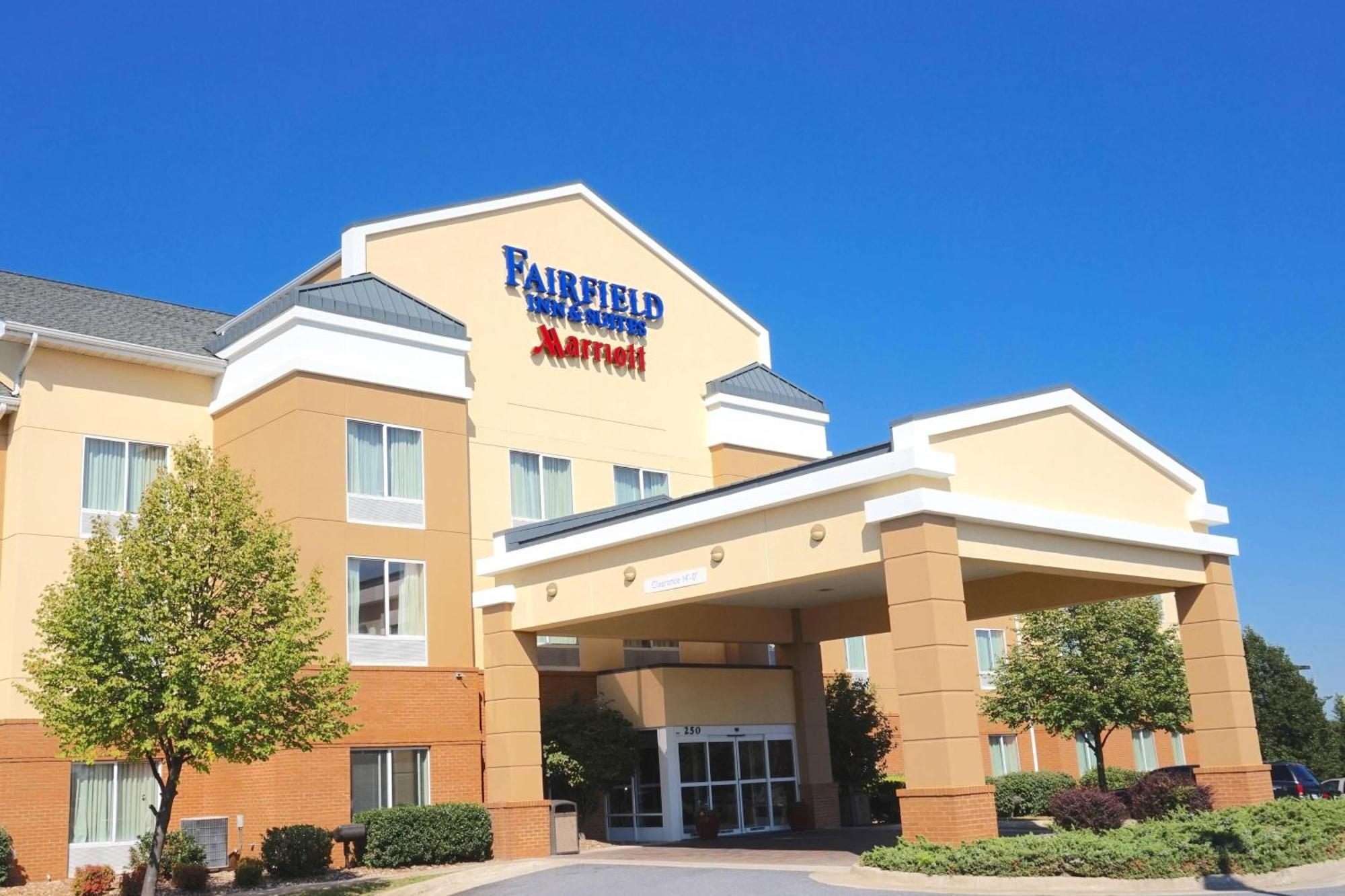 Fairfield Inn And Suites By Marriott Winchester Exterior photo